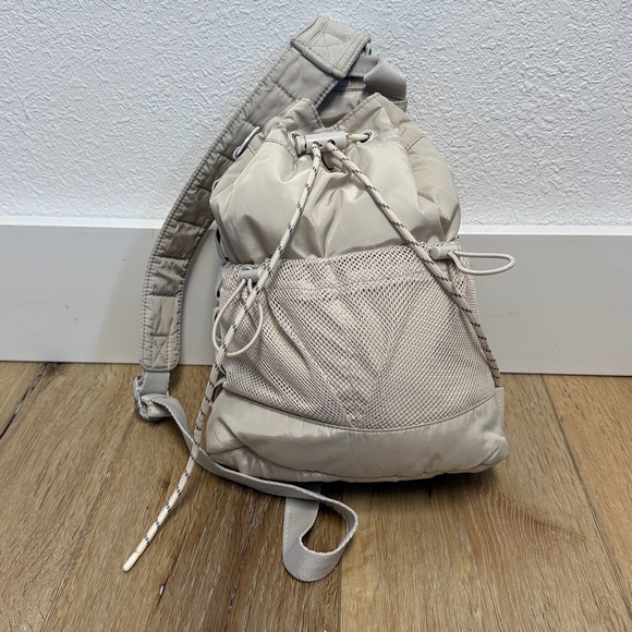 Dagne Dover nova sling bag. Color moonbeam. - Picture 2 of 13